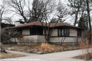 Frank Lloyd Wright architecture in Wilmette, Illinois on McNees.org/wrightsite