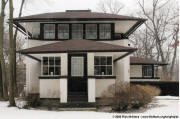 Frank Lloyd Wright architecture in Highland Park, Illinois on McNees.org/wrightsite