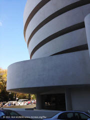 Frank Lloyd Wright - Guggenheim Museum - New York