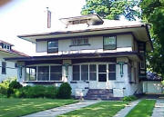 Prairie architecture at 480 Douglas St, Elgin, IL 
